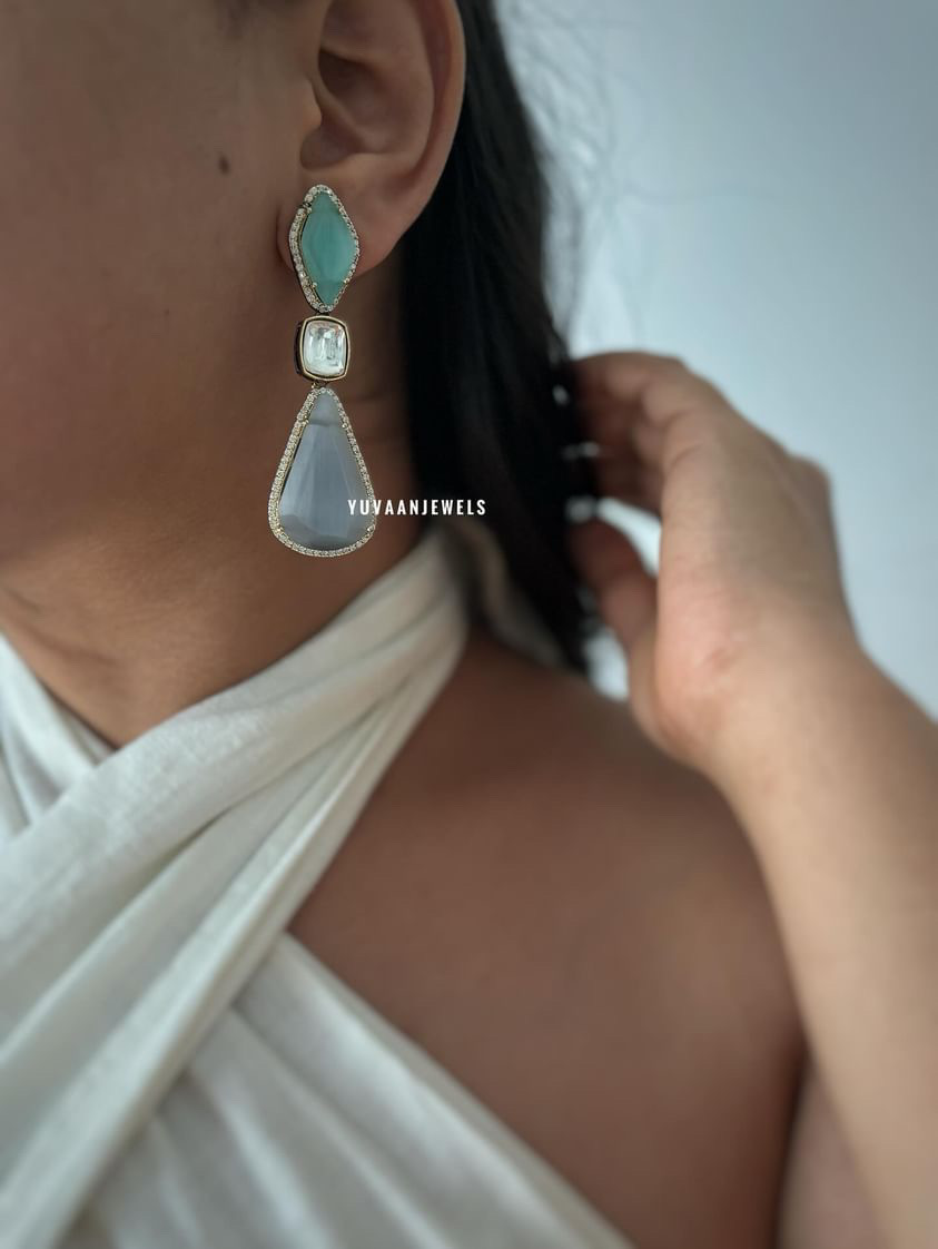 Aaru antique Quartz earrings