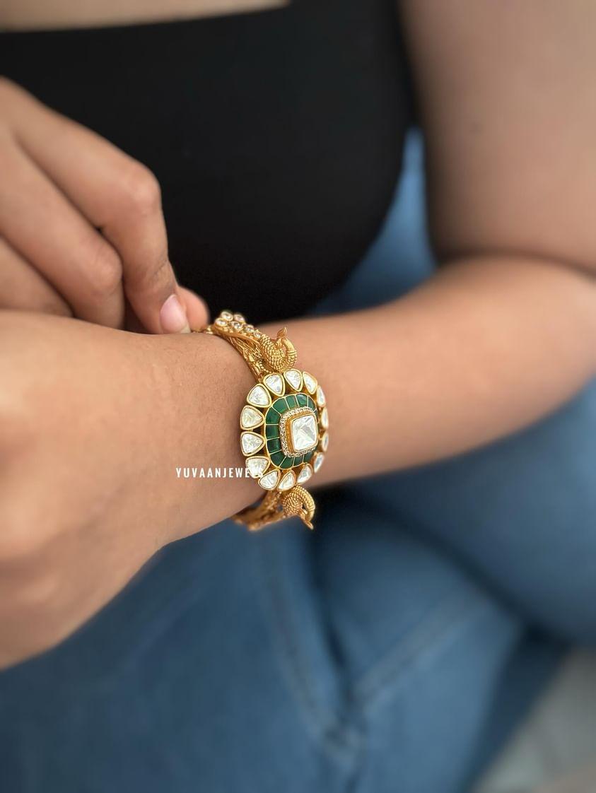 Advika openable kada