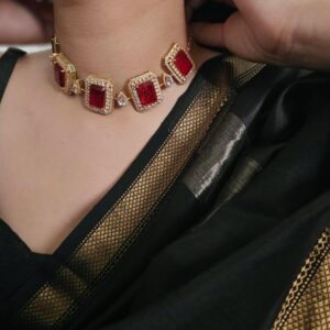 Abidah quartz choker