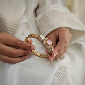 Arohi openable Quartz Bangle