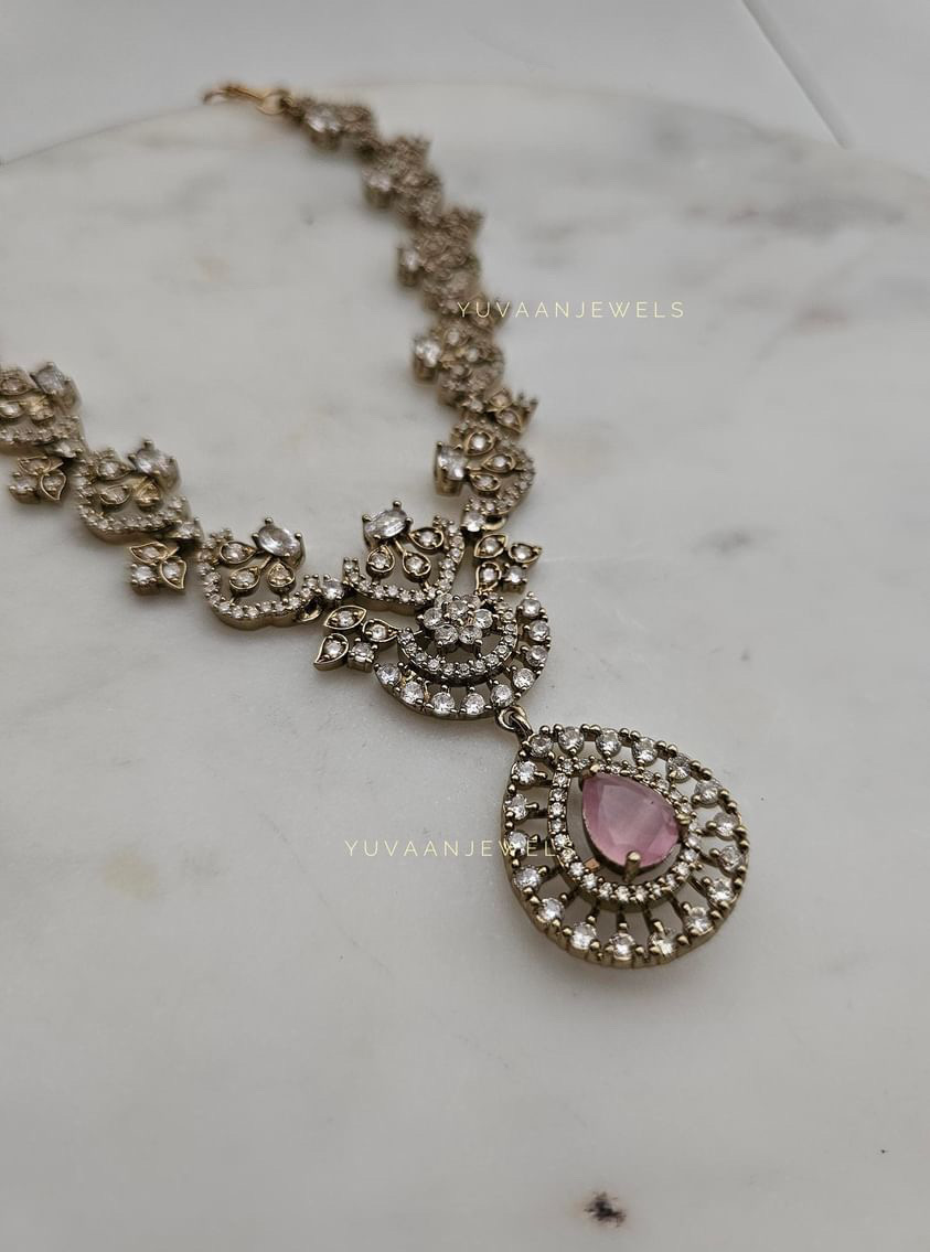 Nurvi Polki Necklace - Image 2