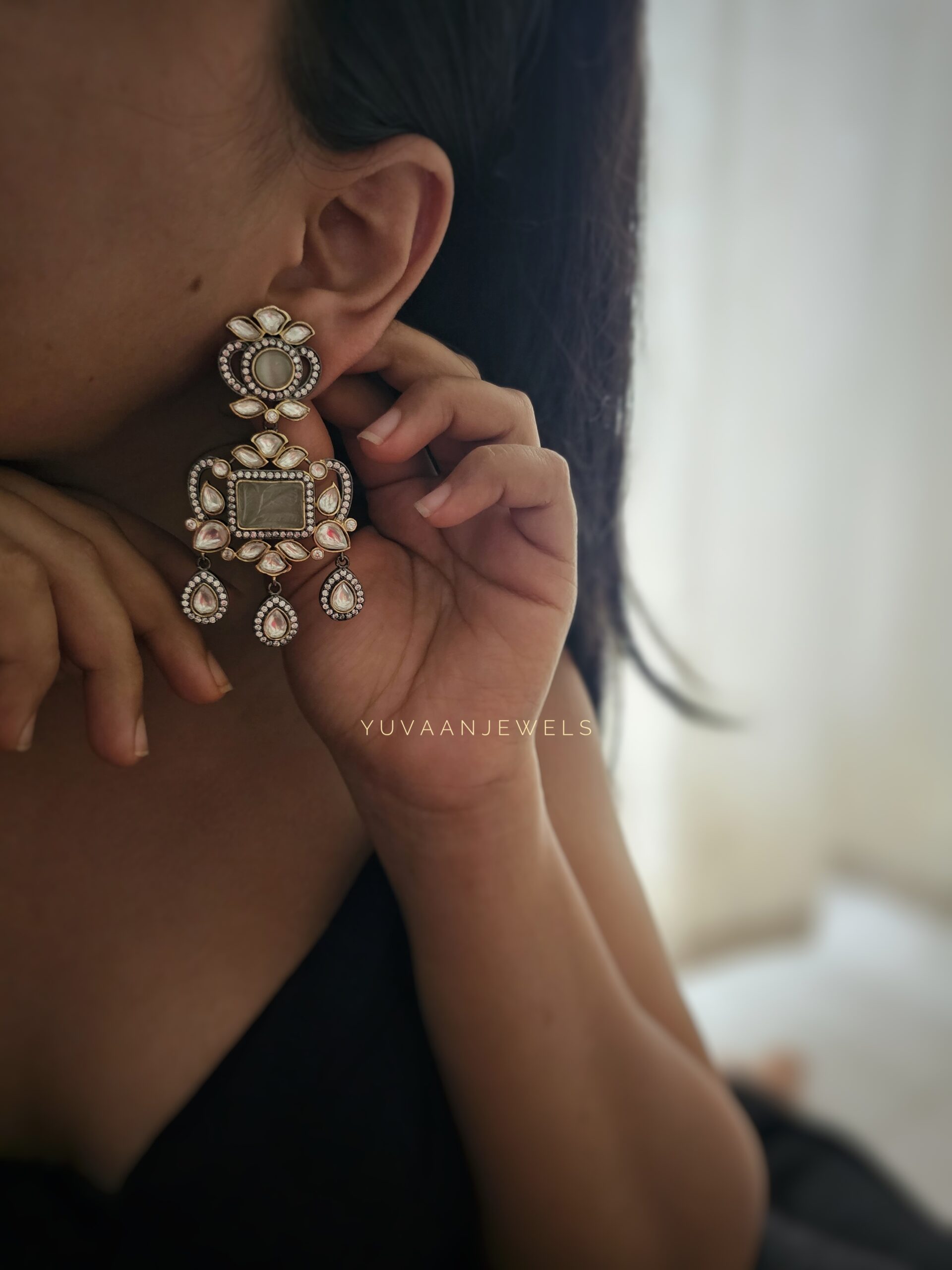Palak Quartz stone & polki earings
