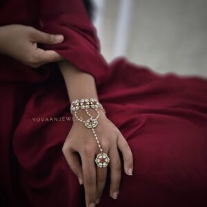 Mariyam Vintage hathpaan