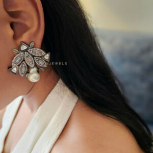 Nuri Baroque Studs