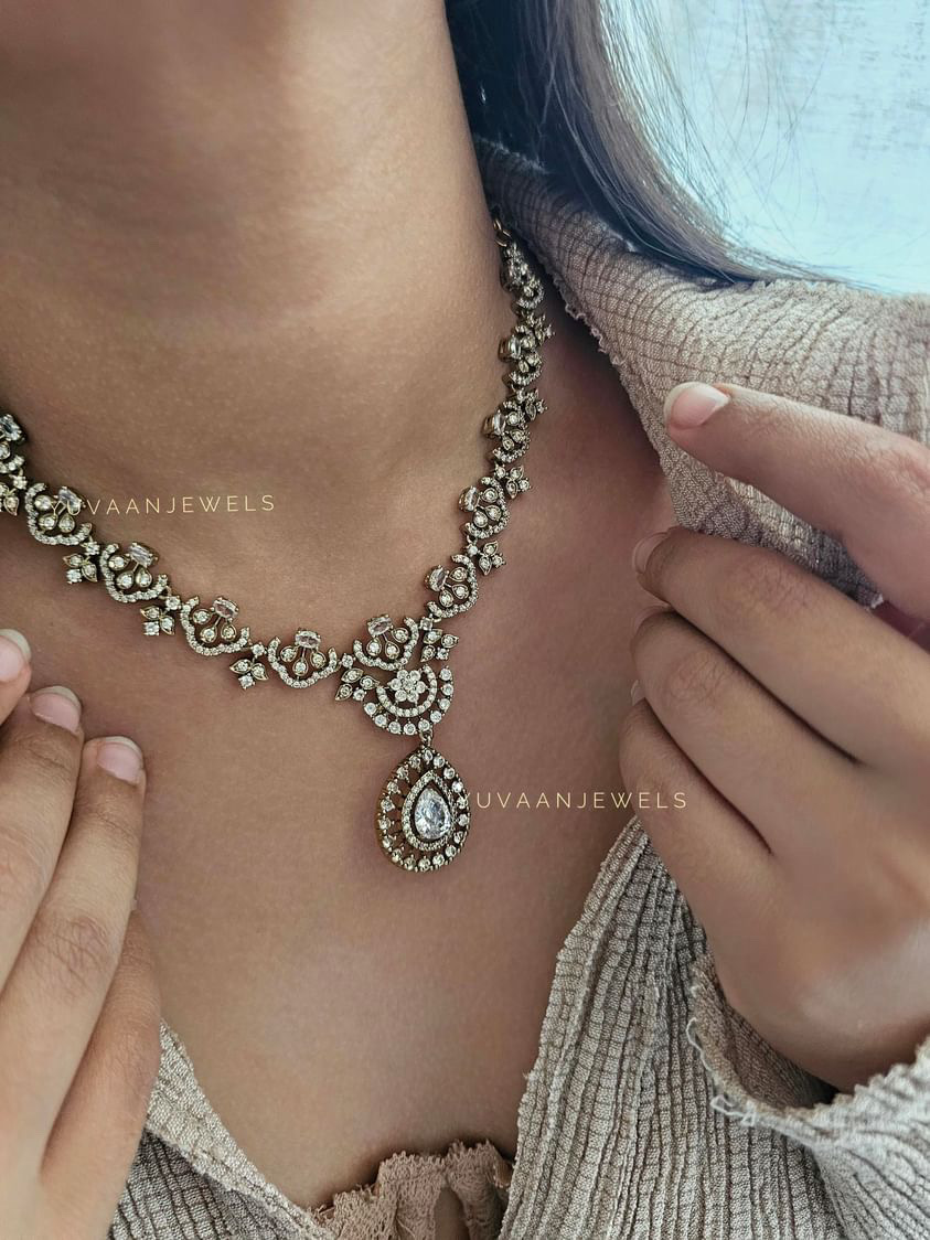 Nurvi Polki Necklace - Image 4