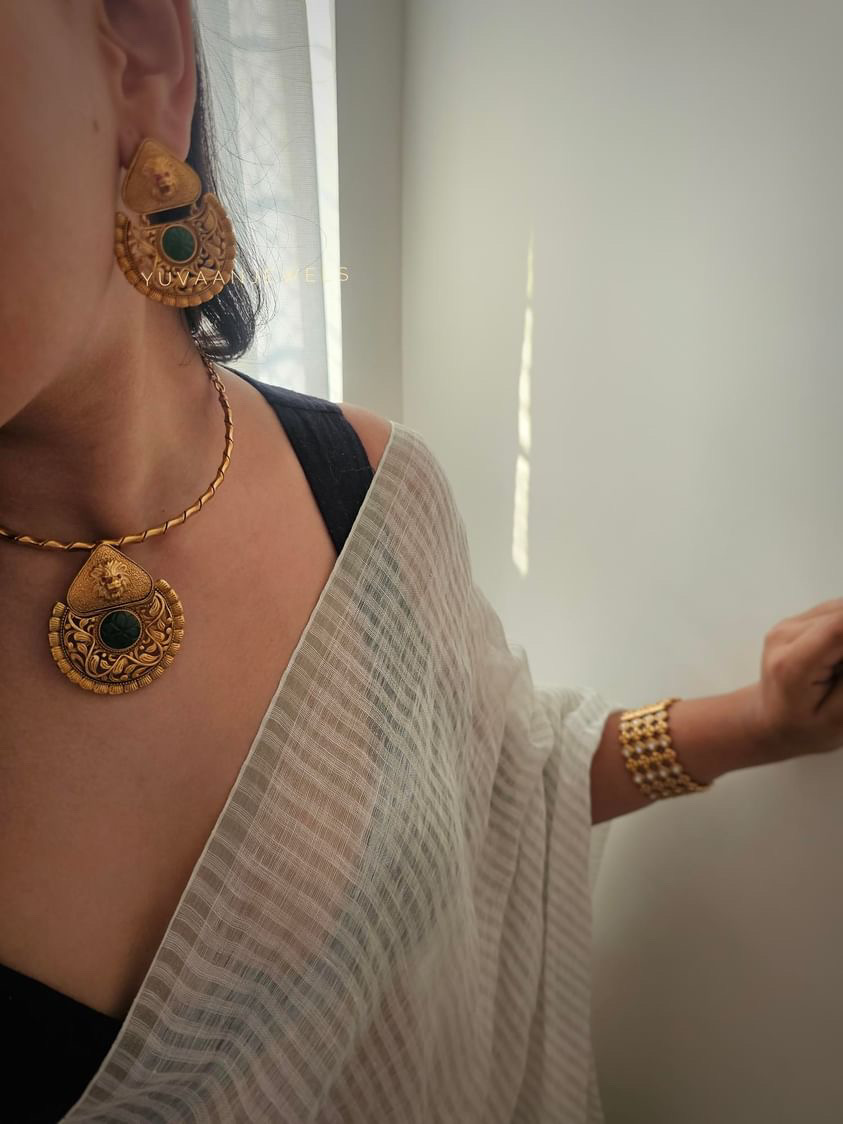 Nisaar Handcrafted Hasli - Image 9