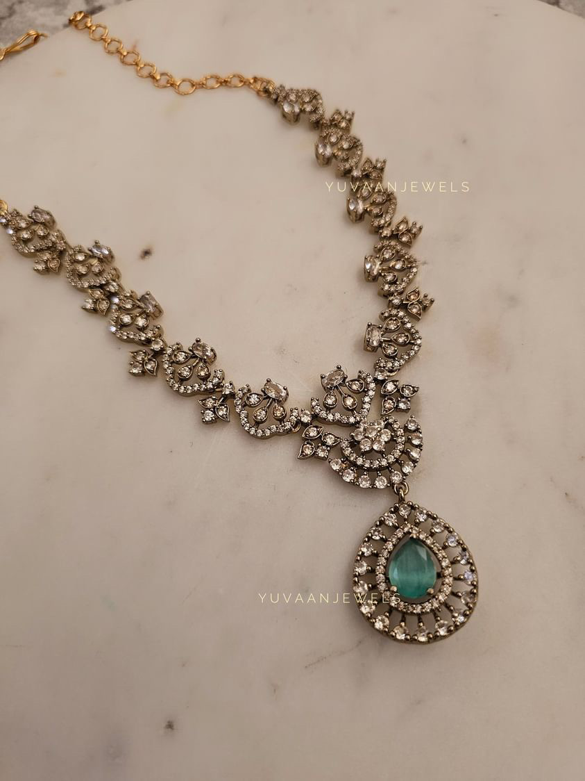 Nurvi Polki Necklace - Image 12