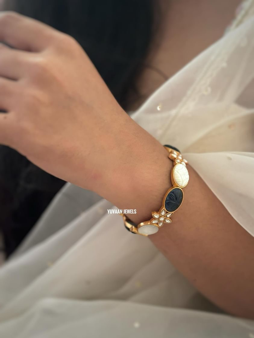 Maharu carved stone bangles