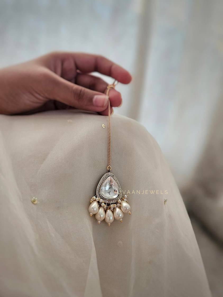 Ishita Polki mangtika