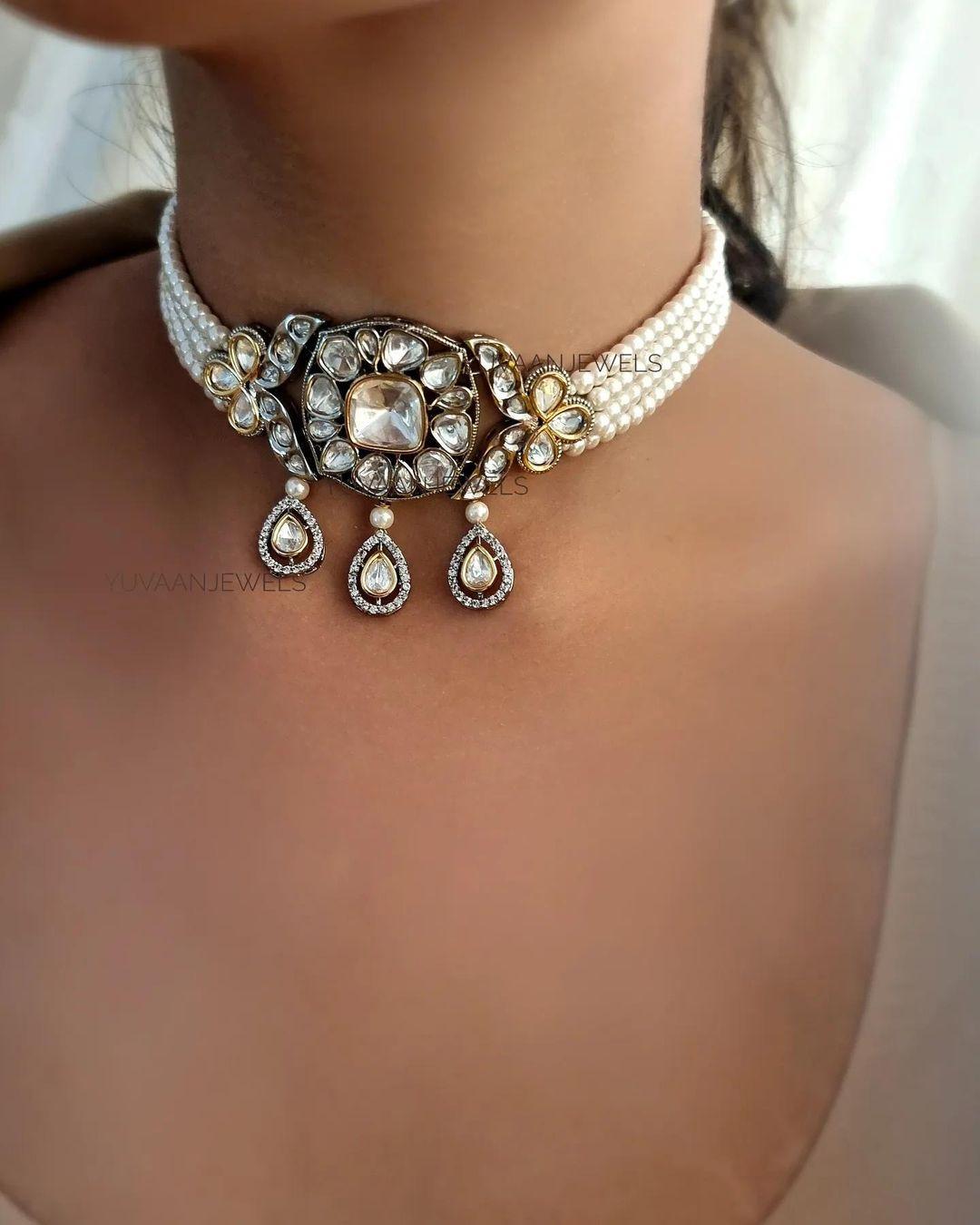 SHYAAMA PEARL CHOKER