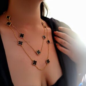 MOTHER OF PEARL AND ONYX-MAGIC LONG CHAIN