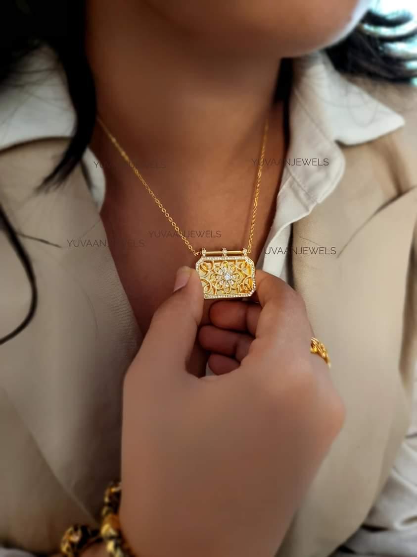 Taveeza Necklace with Earrings