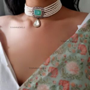 Suhana pearl choker
