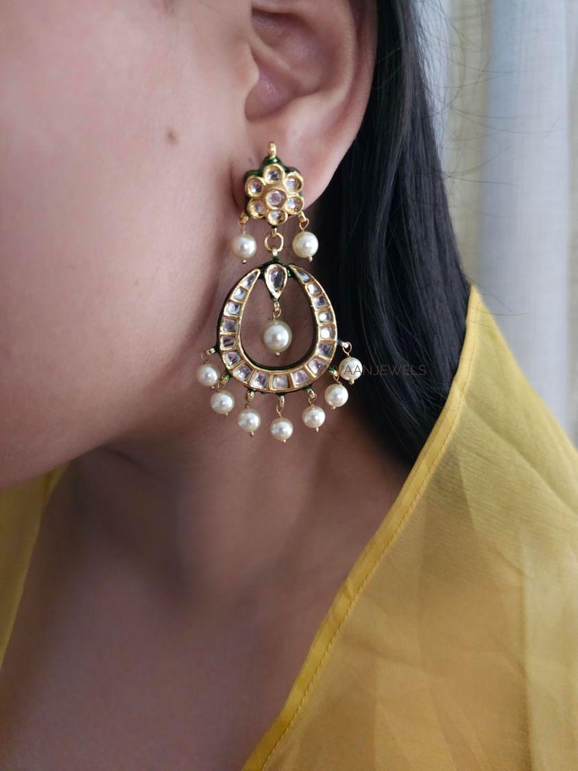 Mishka delicate Chaandbaali