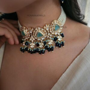 Nawaazish handcrafted and pearl choker