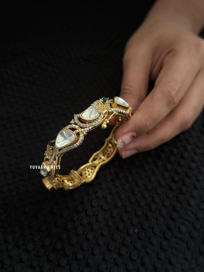 Nikhilam openable bangle