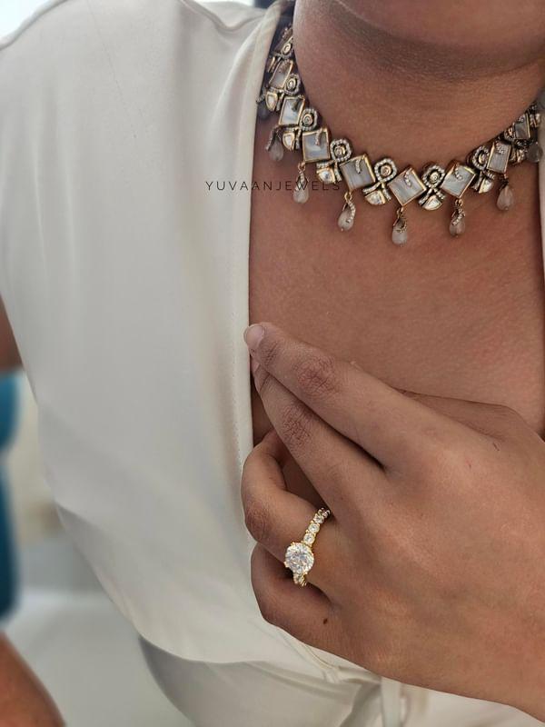 Elara - mother of pearl Necklace - Image 6