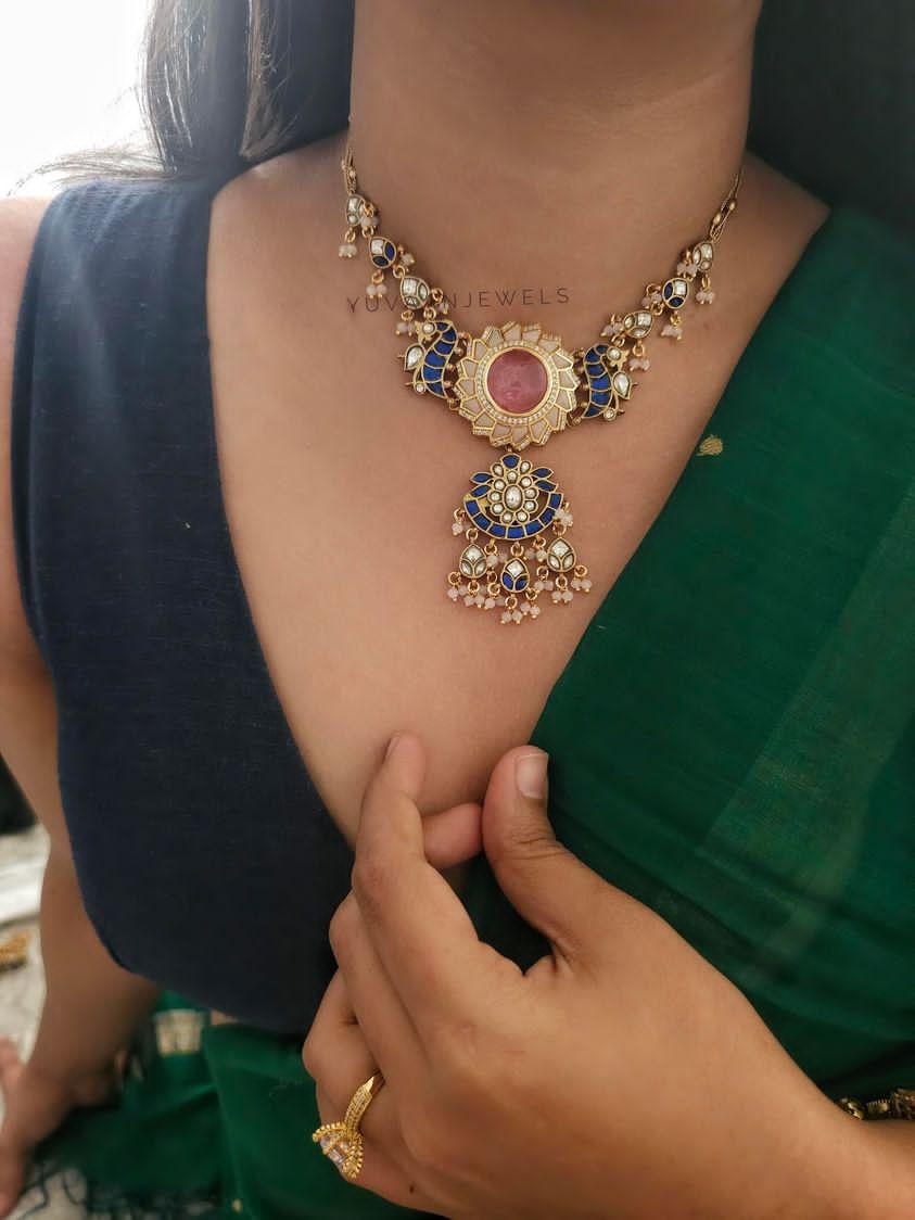 Navi handcrafted necklace