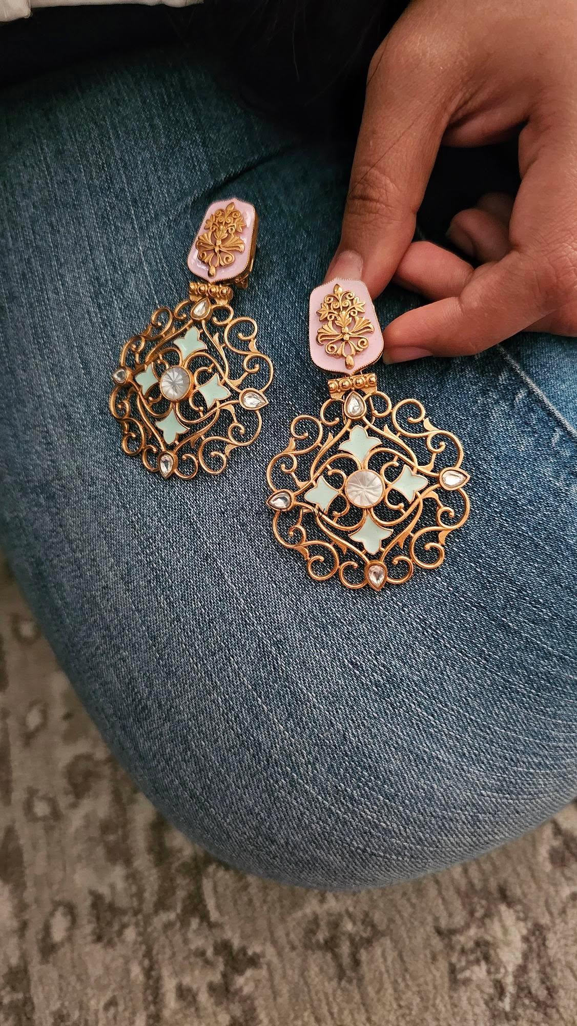 Amiara delicate chaandbaali with Kaan Chain