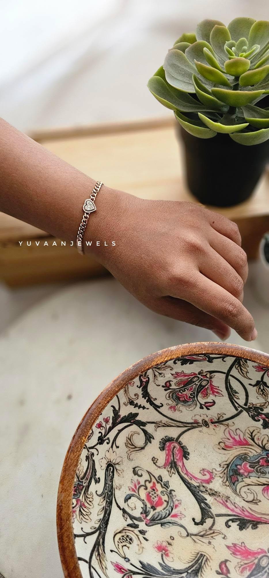 HEART SOLITAIRE BRACELET - Image 4