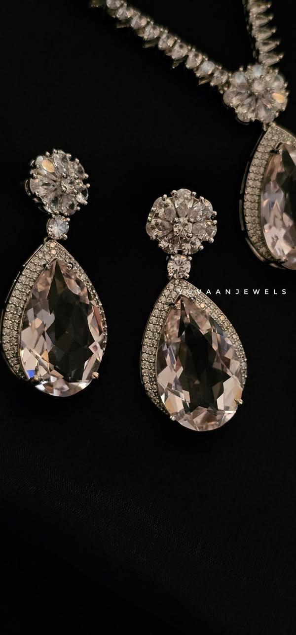 Sargun quartz necklace - Image 5