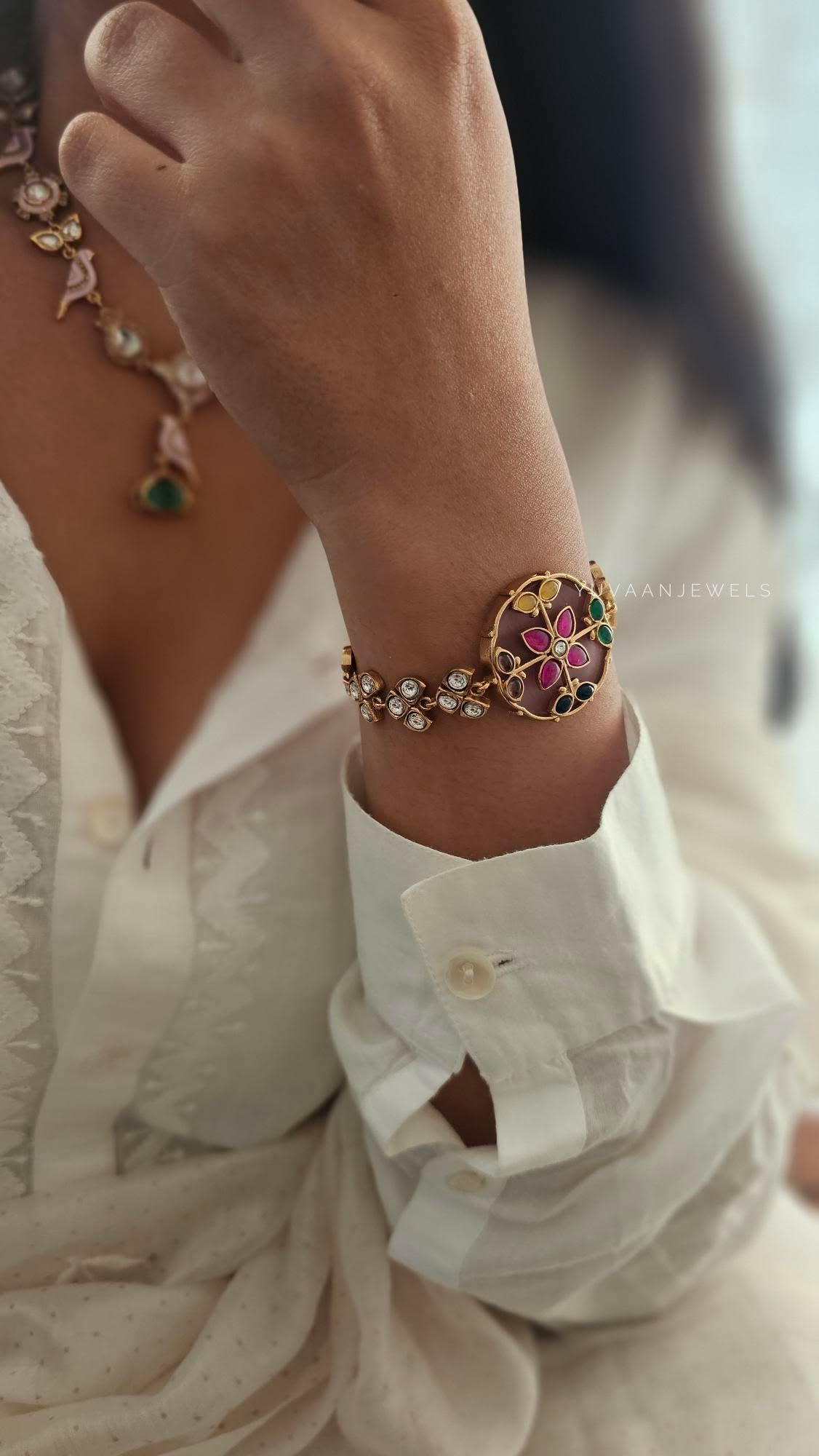 Rangoli quartz and polki bracelet - Image 5