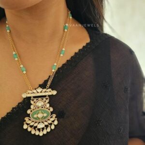 Elanor long necklace