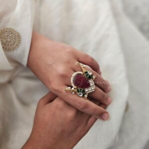 Pihu Handcarved ring