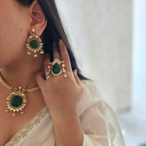 Pihu Handcarved ring