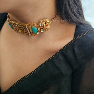 Reyana Gold choker