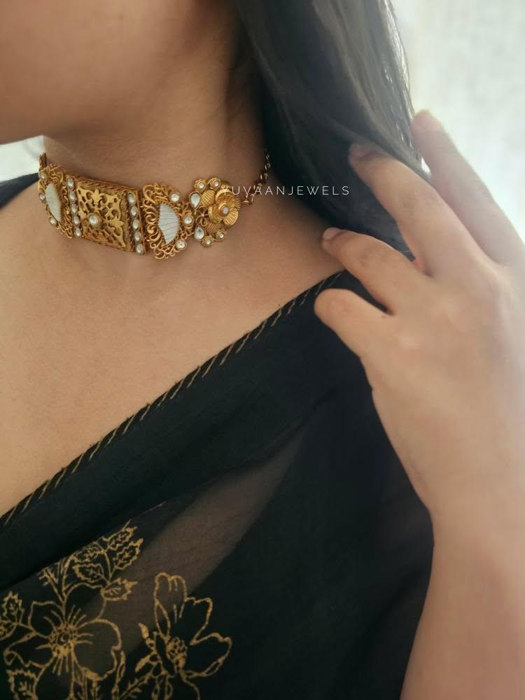 Reyana gold choker - Image 11