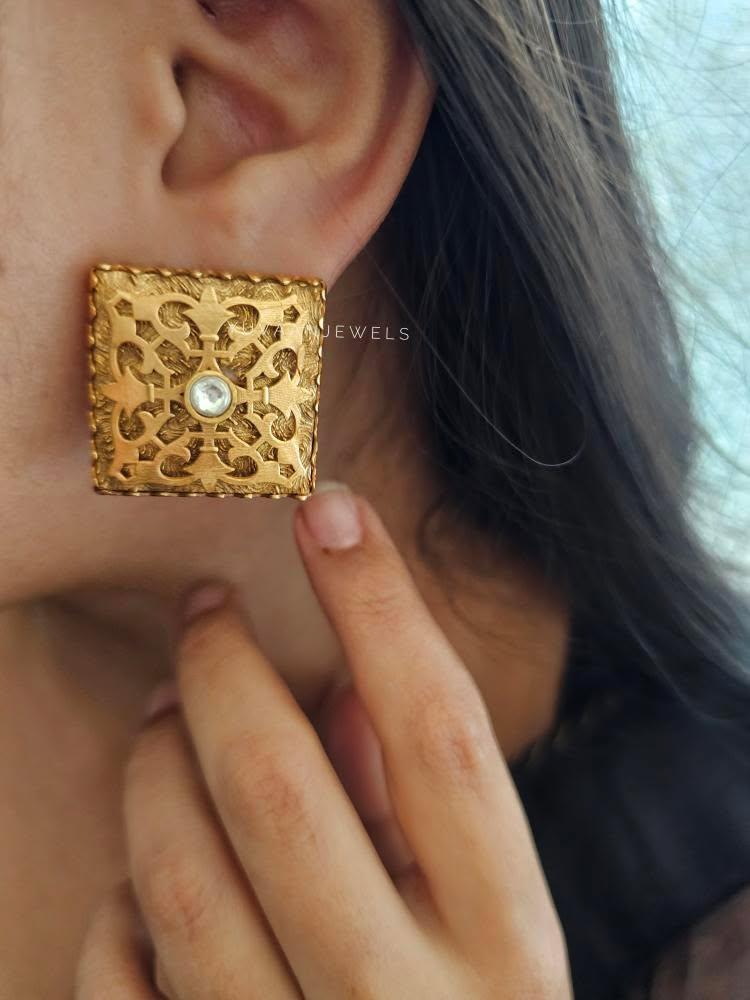 Reyana gold choker - Image 13