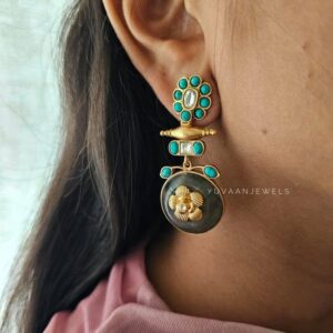 Joy quartz and polki earrings