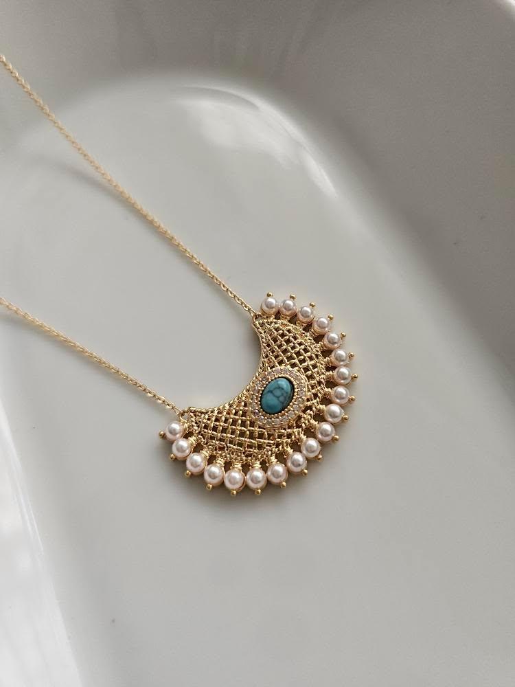 Firoz delicate pearl necklace
