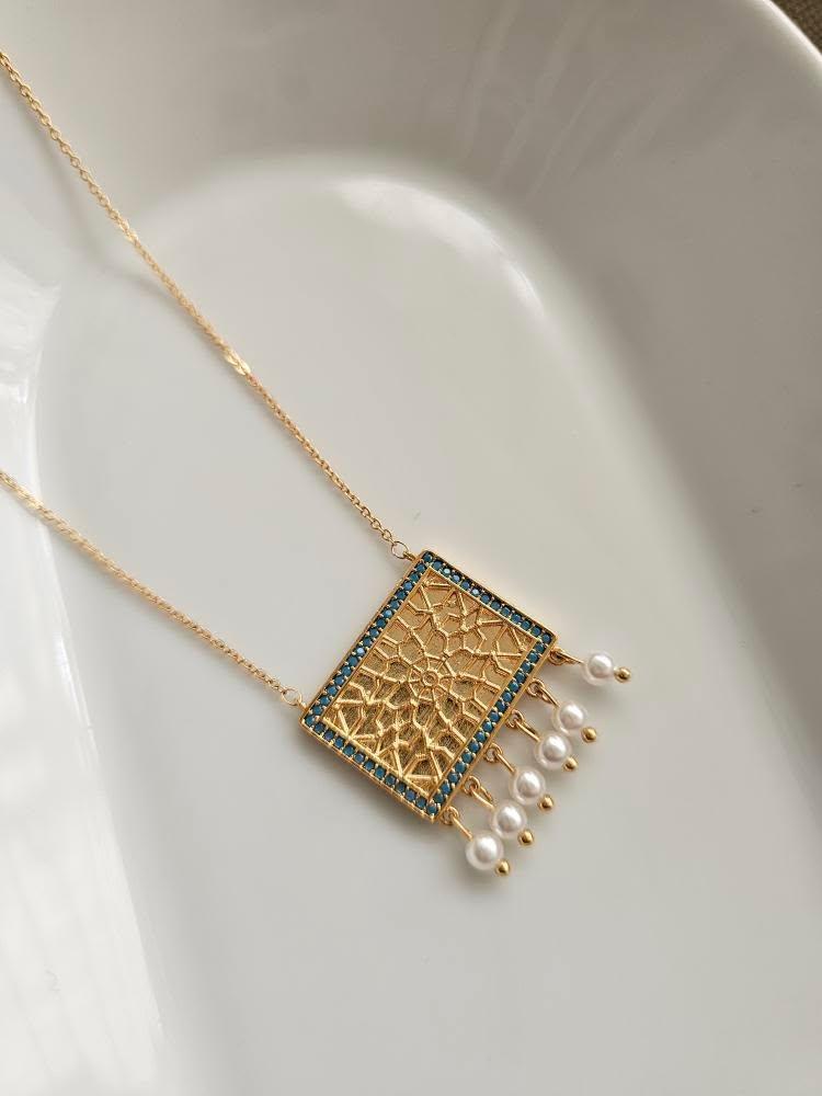 Trijal handcrafted delicate necklace