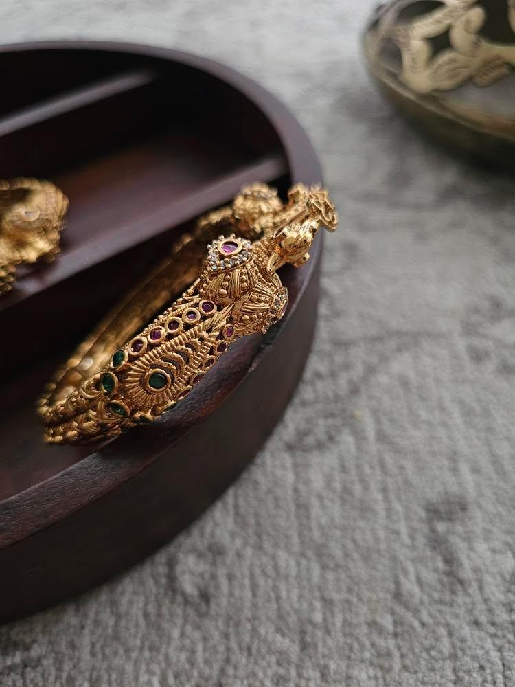 Mor handcrafted bangles - Image 9