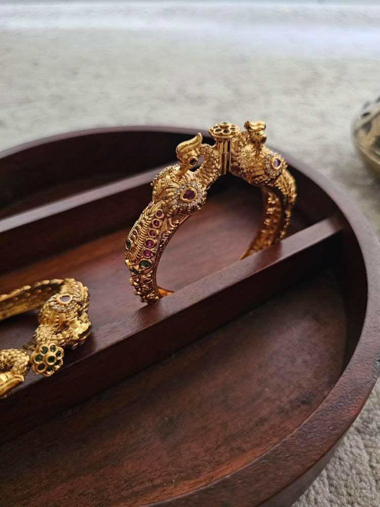 Mor handcrafted bangles - Image 11