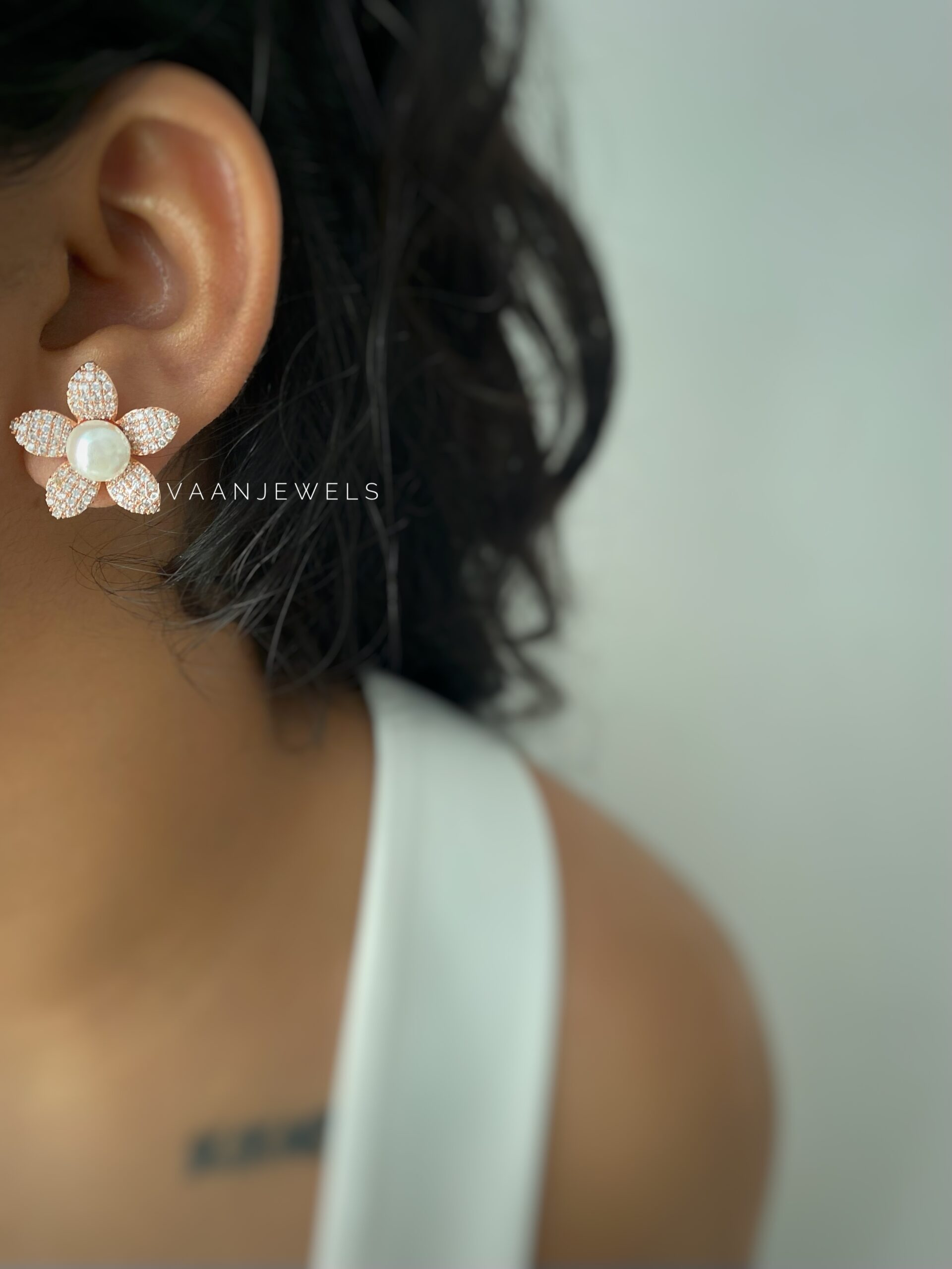 Lily flora studs - Image 3